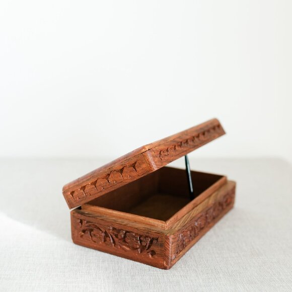 Vintage Hand Carved Wooden Jewelry Trinket Memorial Box Himalayan Jungle Wood - Picture 2 of 16